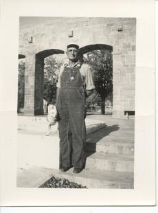 JohnBloesserand Toppy at Carey Park fountain circa 1946
